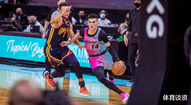 斯蒂芬·库里|空砍75+29+15！巴特勒逆转库里，勇士三巨头爆发仍输球，一哥摊牌了