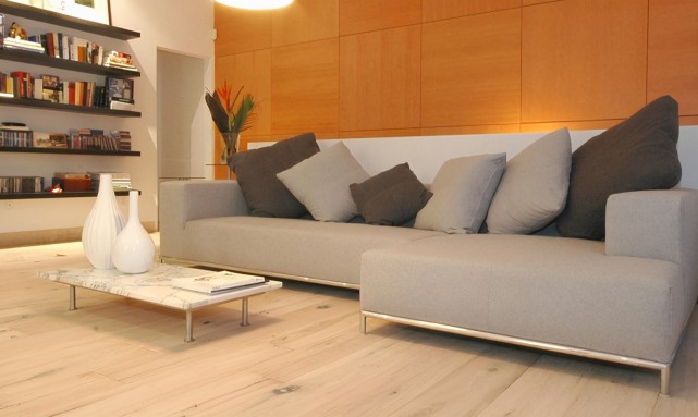 衣帽间|新房装修要怎么选择地板?是木地板好还是瓷砖好?小白来看看