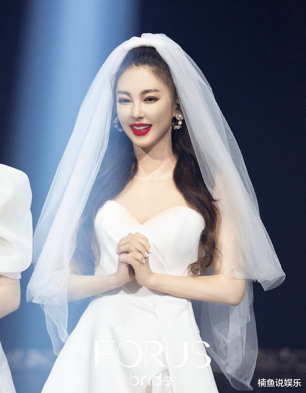 迪丽热巴|女明星穿婚纱有多美？热巴刘亦菲堪称天仙，我却被全智贤惊艳了
