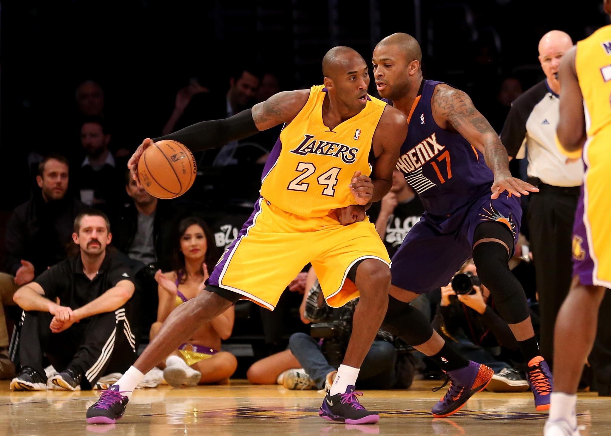 科比·布莱恩特|布朗:你们认为科比打球太独,但他从不会像某人一样寻求队友帮忙