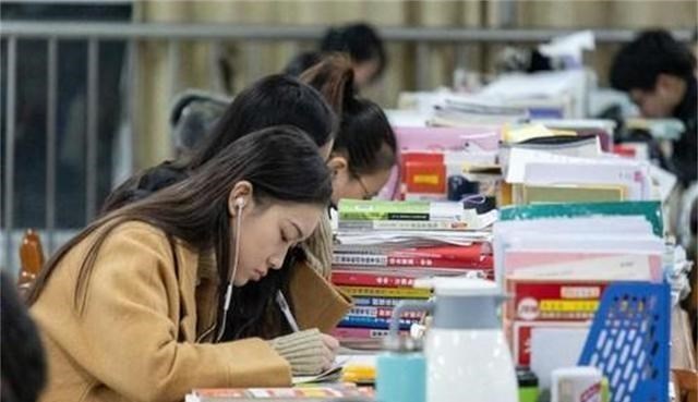 求职|985、211正式取消,“双非”学生就业难度大幅下降?现实叫人无奈