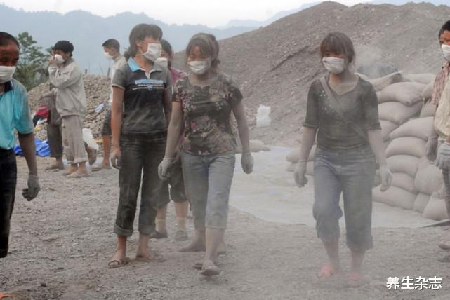 甲状腺|43岁大姐结节转癌，医生：1种素菜天天吃，钢铸的甲状腺也难扛