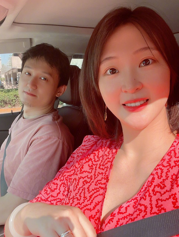 美人哒|惠若琪生女儿后逆生长！一袭印花裙美艳又大气，气质不输女明星