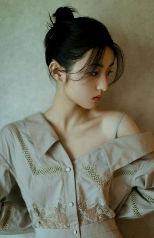 赵丽颖|女演员影响力榜洗牌：赵露思倒2，赵丽颖仅第4，榜首是国民闺女