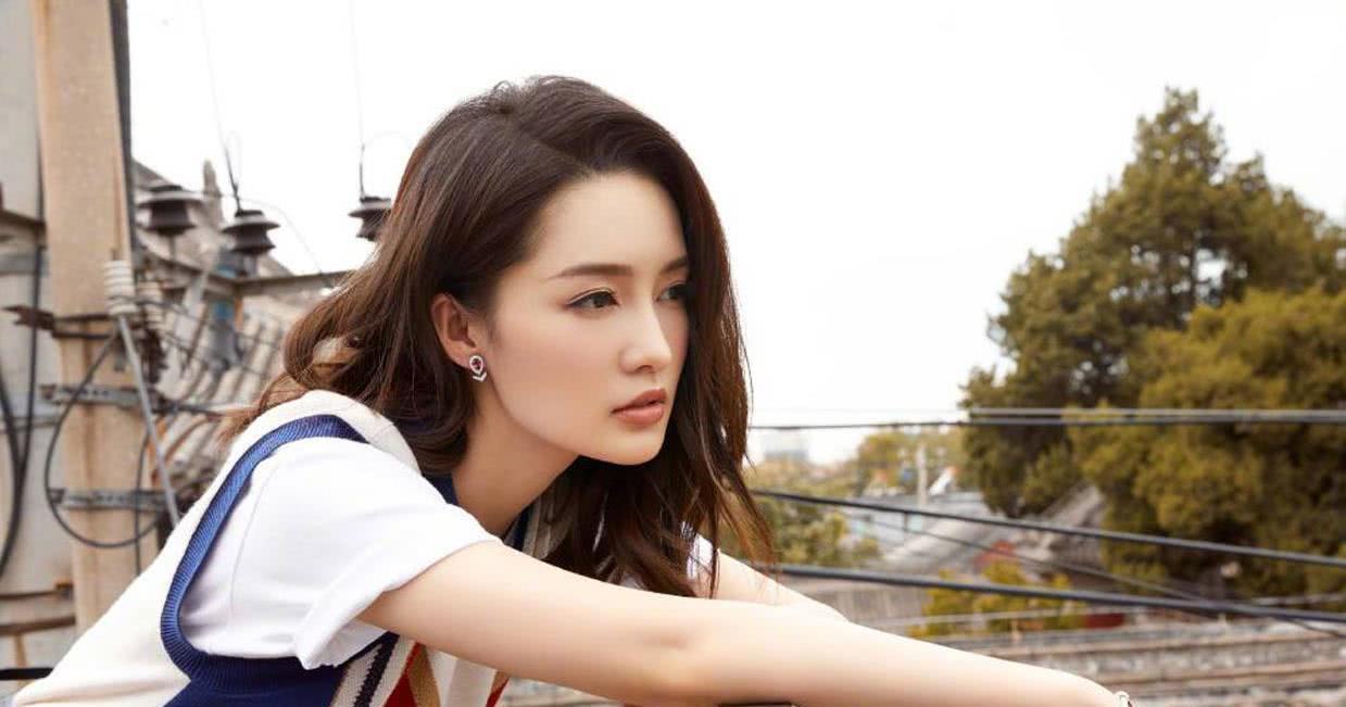 白梦妍|资源很好却捧不红？这7位90后小花的星运，真是一门“玄学”