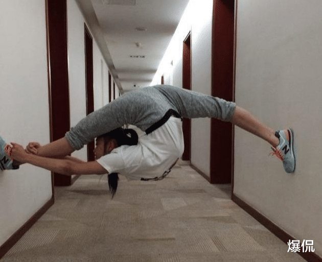 尤阿希姆·勒夫|体操女神，靠高难度动作爆红，如今27岁成教练仍单身