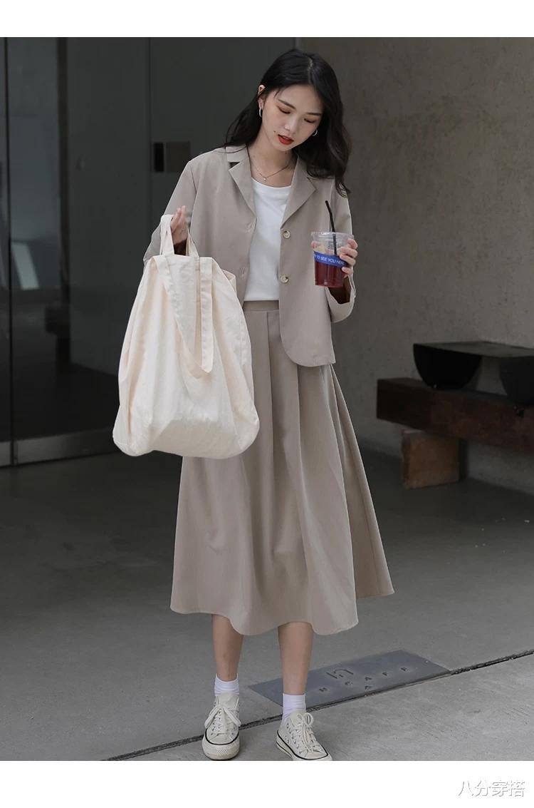 八分穿搭|气质女人从不乱穿衣，这四种时尚单品简约又时髦，优雅温柔不挑人