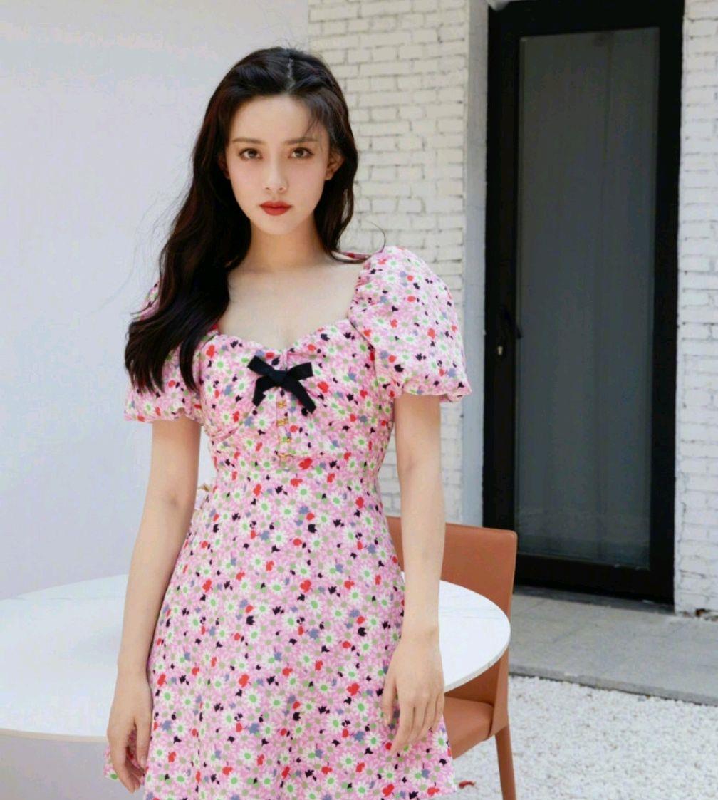 孟子义|孟子义懒理争议，去看肖战话剧《如梦之梦》，这么捧场？