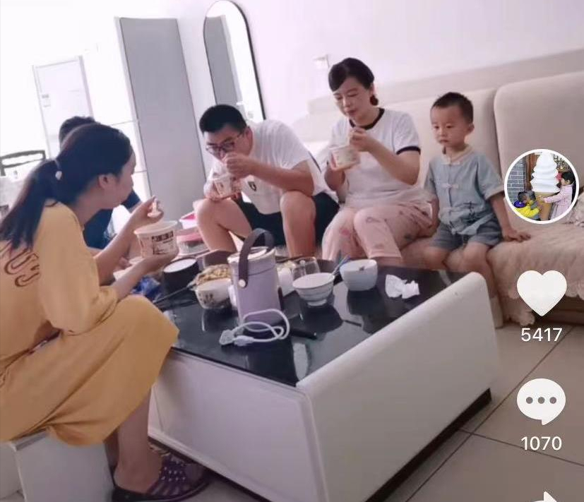 子莘情感屋|威威第一次见面就改口叫“妈妈”，许妈知道原因后，更喜欢田静了