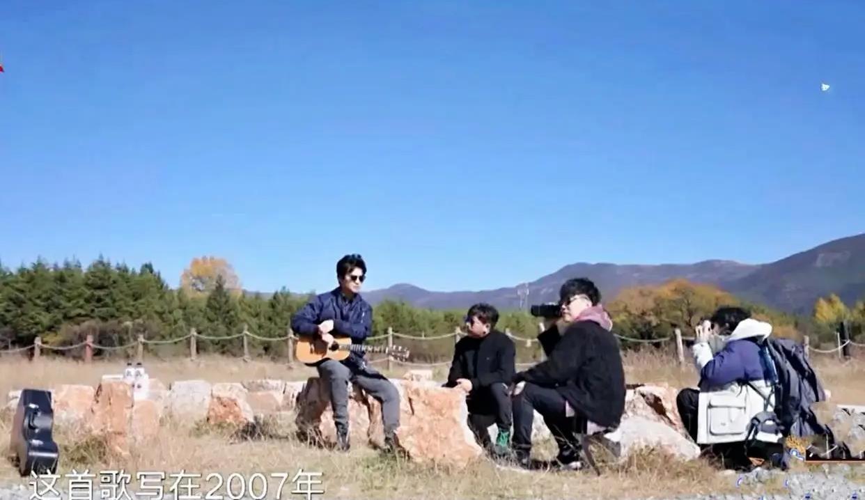 李健|同样是中途退出节目，为何齐秦遭到网友批评，李健却什么事都没有