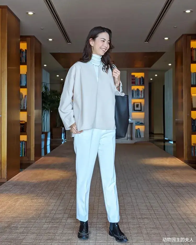 动物园主的夫人 日本博主街拍汇总 冬季大衣里面怎么穿