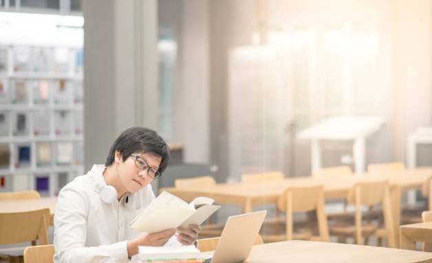 大学生“秘密交易”被曝光,过度追求眼前快乐,消耗的其实是未来
