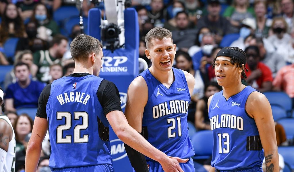 魔術(shù)隊(duì)|魔術(shù)8號(hào)秀撿到寶，單月數(shù)據(jù)僅遜奧尼爾 或成最佳新秀黑馬