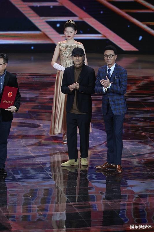 周星驰|周星驰几位黄金搭档聚餐，现场被曝光，引起观众热议