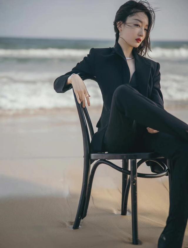 蒋欣|此7位女星，看脸无可挑剔，走红毯就像个笑话，各有各的缺点