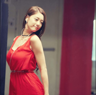 陈冠希|曾在韩娱混不下去的她，来到大陆的发展还是蛮不错的，幸好没步张娜拉的后尘！