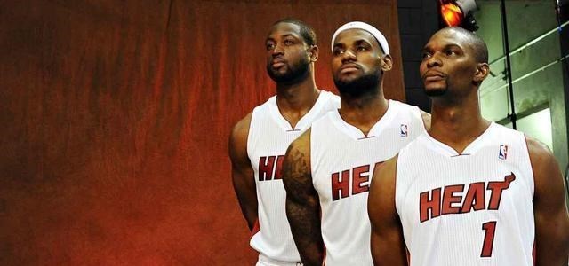 月亮鱼 2换1接连补强！湖人或迎3分神射手，德罗赞也降薪，重现热火阵容？