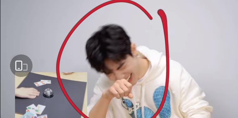 小姐姐|肖战玩游戏手“拍红了”！整个过程笑成表情包，调侃自己：太笨了