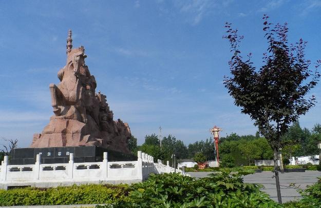 家有三经 他弃政从商，兴办20多家企业，坐拥5座豪宅，被称“南通精品”