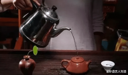 文玩|紫砂壶不挂水就不是好壶吗？