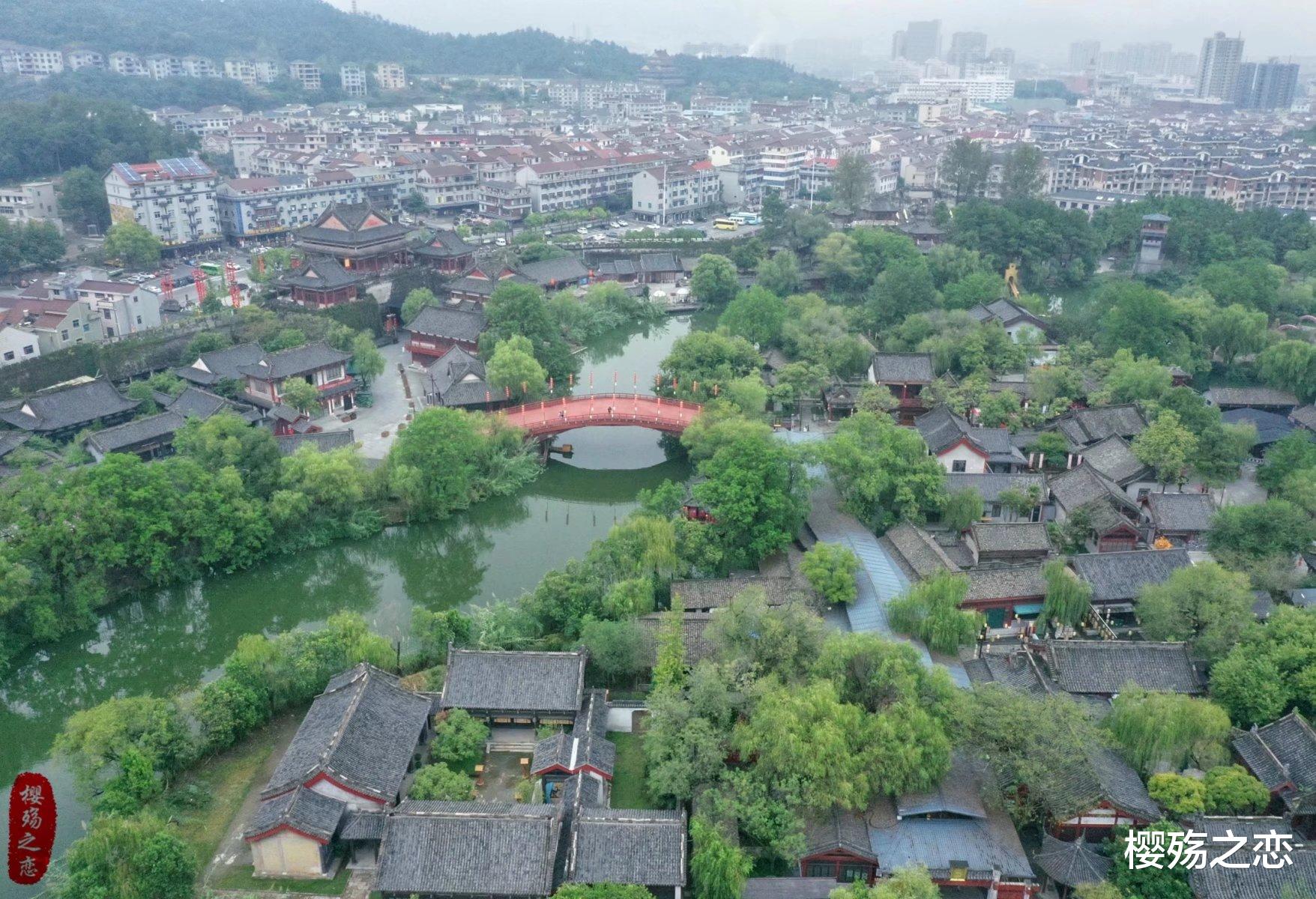 闫妮|横店影视城拍摄古装剧最多的景区，以名画为蓝本，让人梦回千年