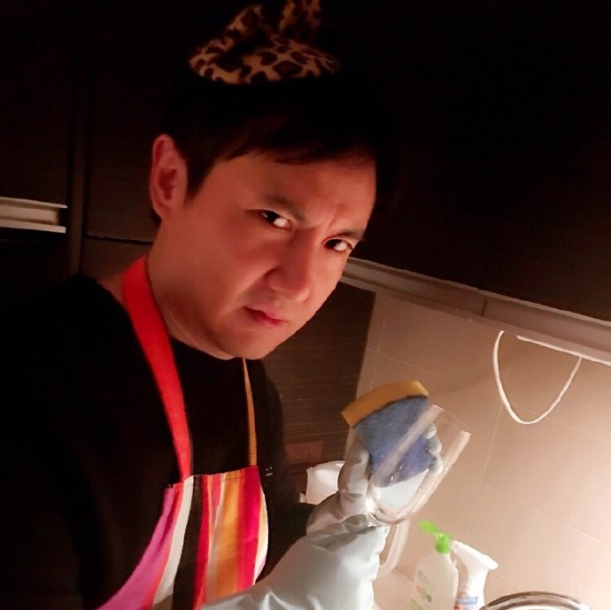 司藤|沈腾头号黑粉竟是他亲姐？多张黑照曝光，搞笑程度堪比《王牌》