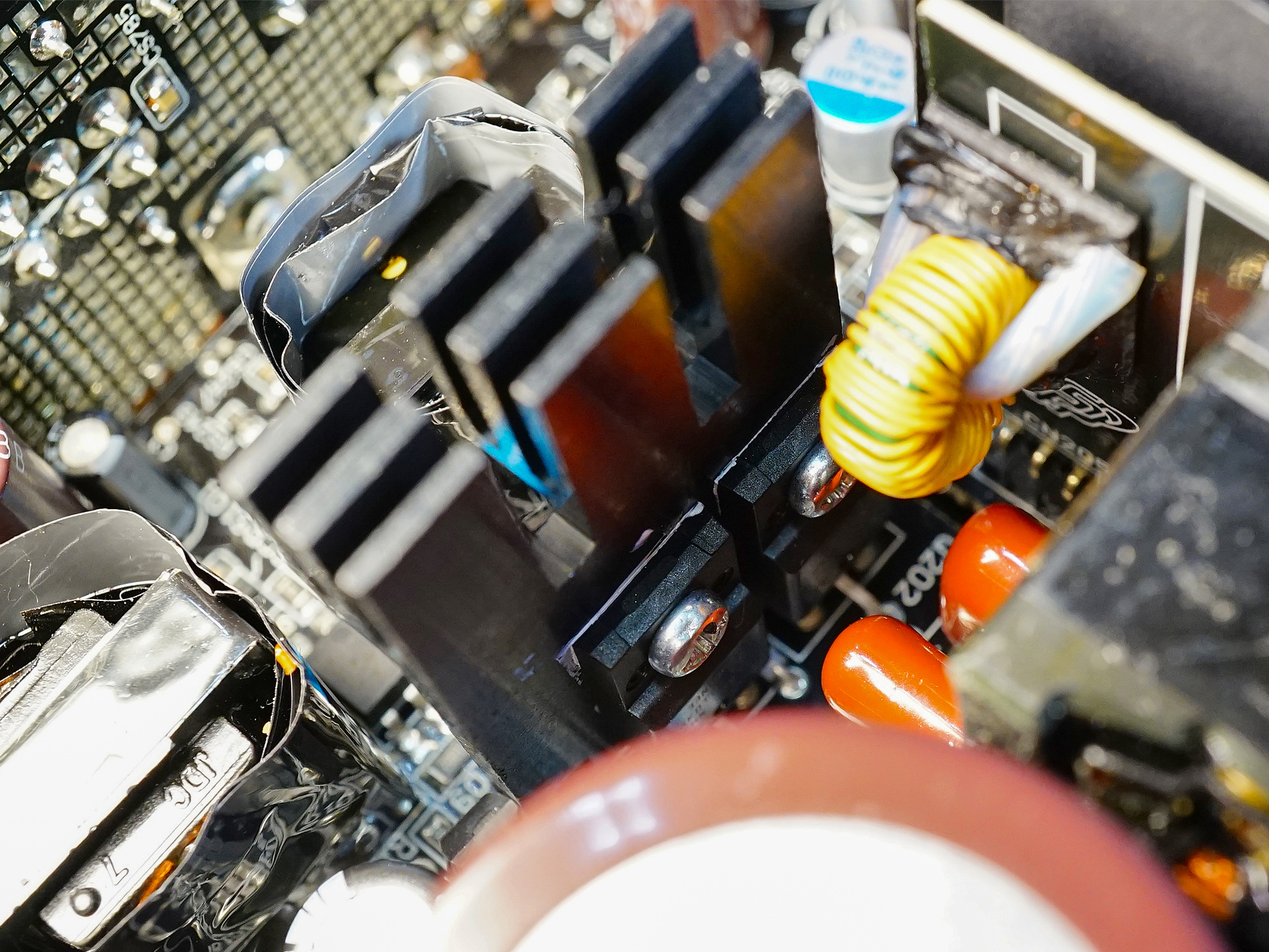 臺灣|邊拆解邊科普！用全漢Hydro G Pro1000了解電源結構和原理