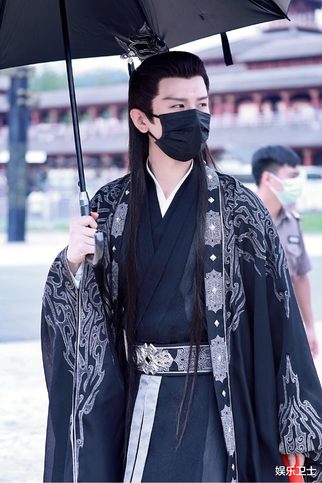 迪丽热巴|《沉香如屑》开机，剧方操作惹众怒，杨紫被孟子义艳压，全阵容剧照不带成毅