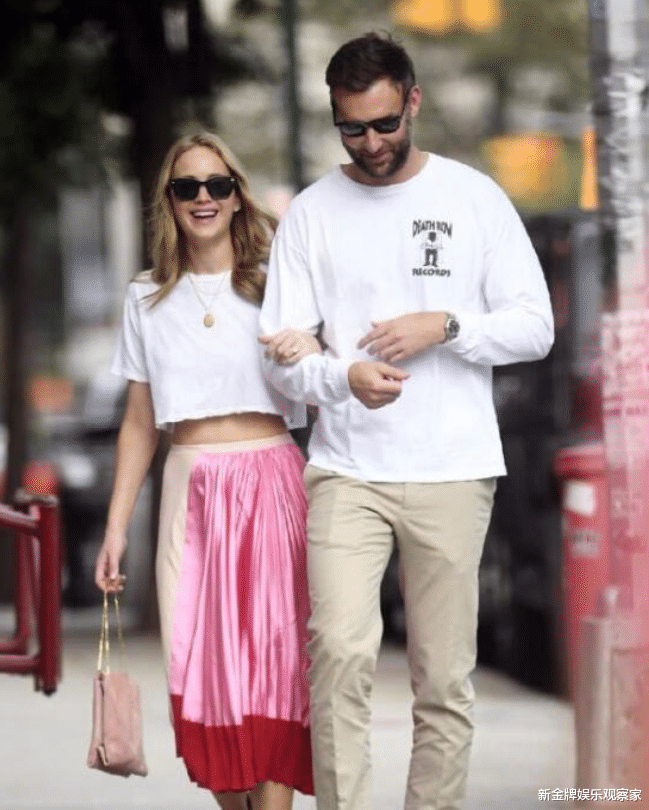 刘雯|31岁大表姐劳伦斯怀孕，和老公交往3年终生娃，预产期十分神秘