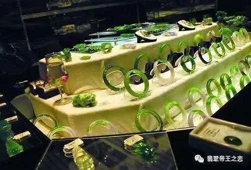 翡翠手镯|进价40元的翡翠手镯卖5千，这些创造利润奇迹的镯子都流向哪了？