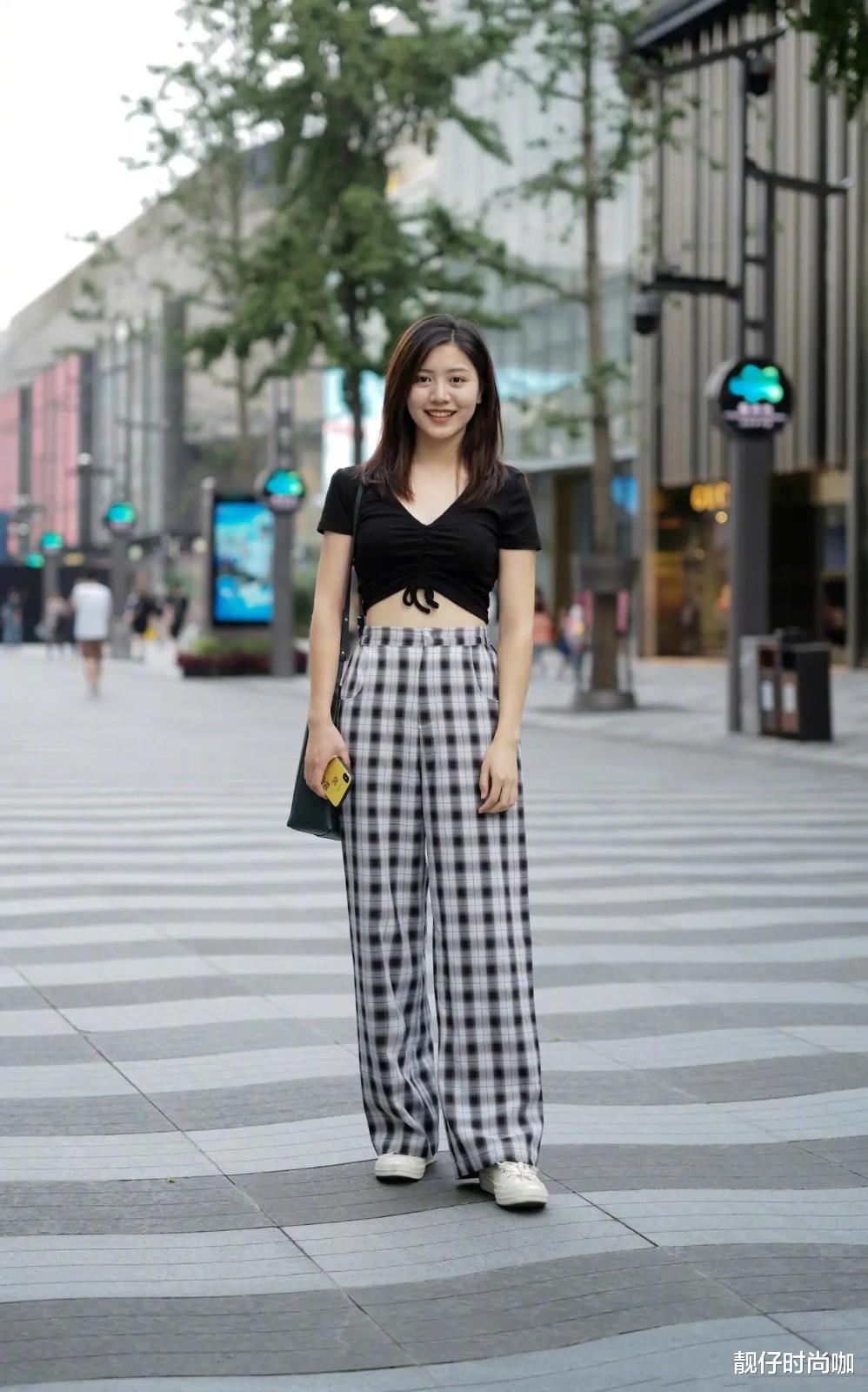 靓仔时尚咖|“阔腿裤”穿出女性时髦感，适合各种场合，遮赘肉与无形