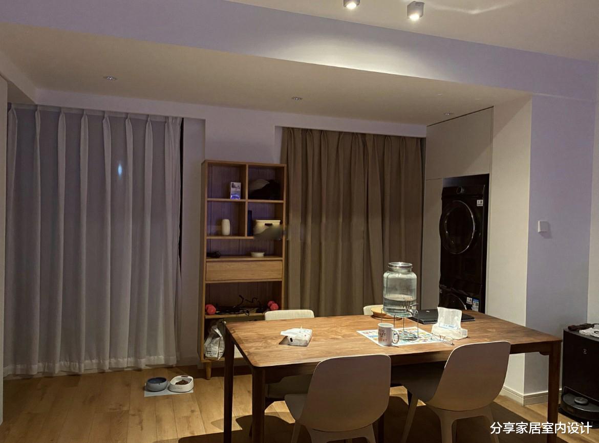 她家小三房，不豪华但很实用，全屋定制的柜子非常满意，分享一下