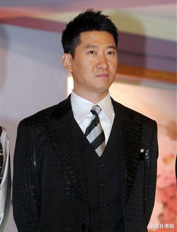 周杰|早前被疑似旧爱曝出丑闻，内地知名男星爆粗回应网友，承认是渣男