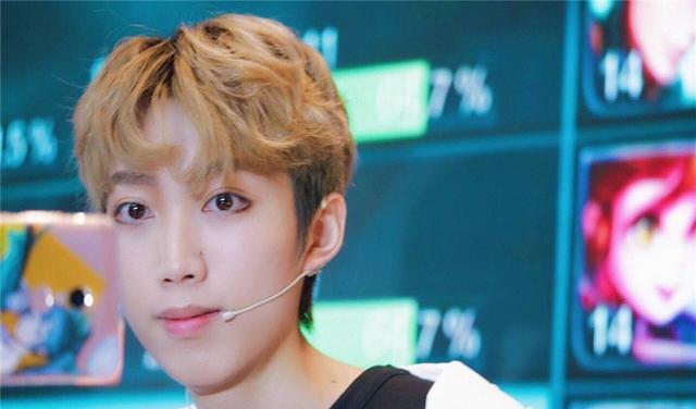 张大仙|王者：张大仙确实牌面十足，官方第一个专属认证，职业选手都羡慕