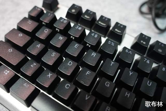 机械键盘|首款支持IP58的电竞机械键盘：酷冷至尊CK351上手实测