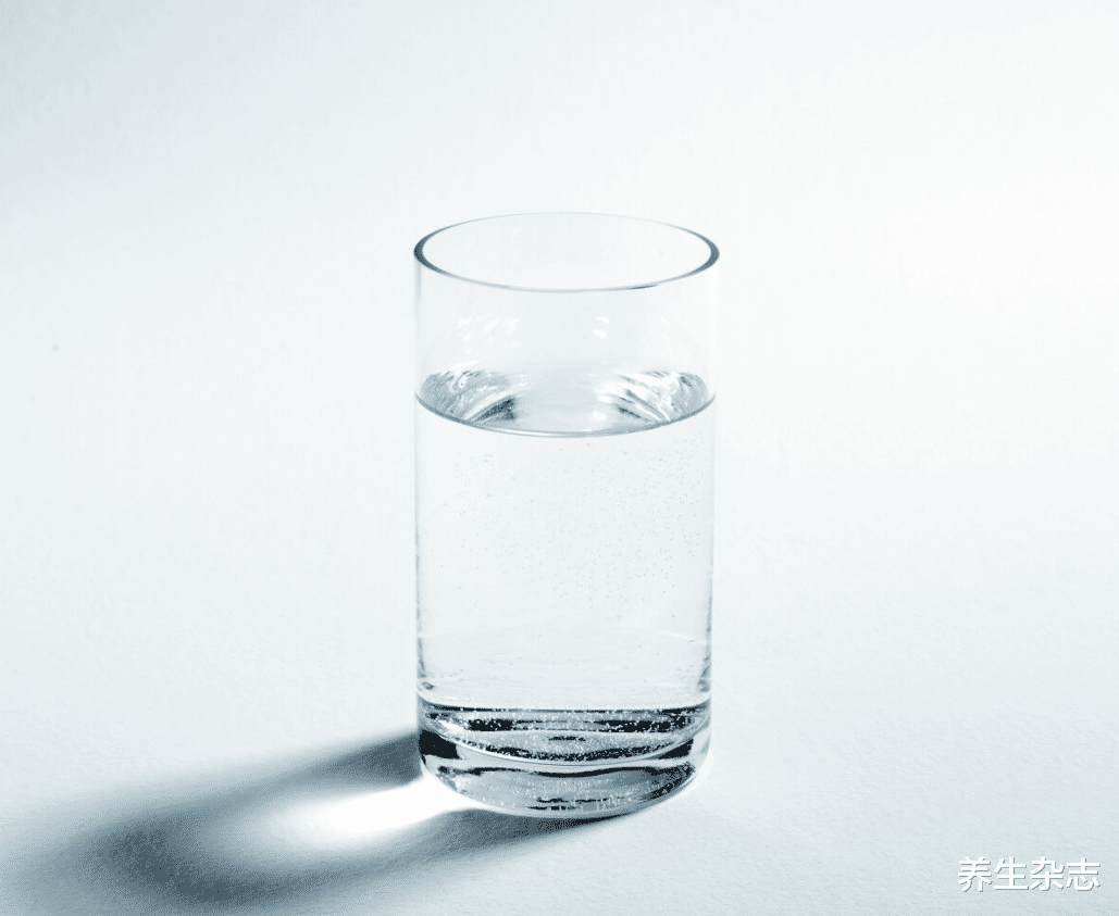 鸡蛋|每天一颗鸡蛋，28岁男子患上胃癌，医生：“1种鸡蛋”比酒伤胃，别再吃