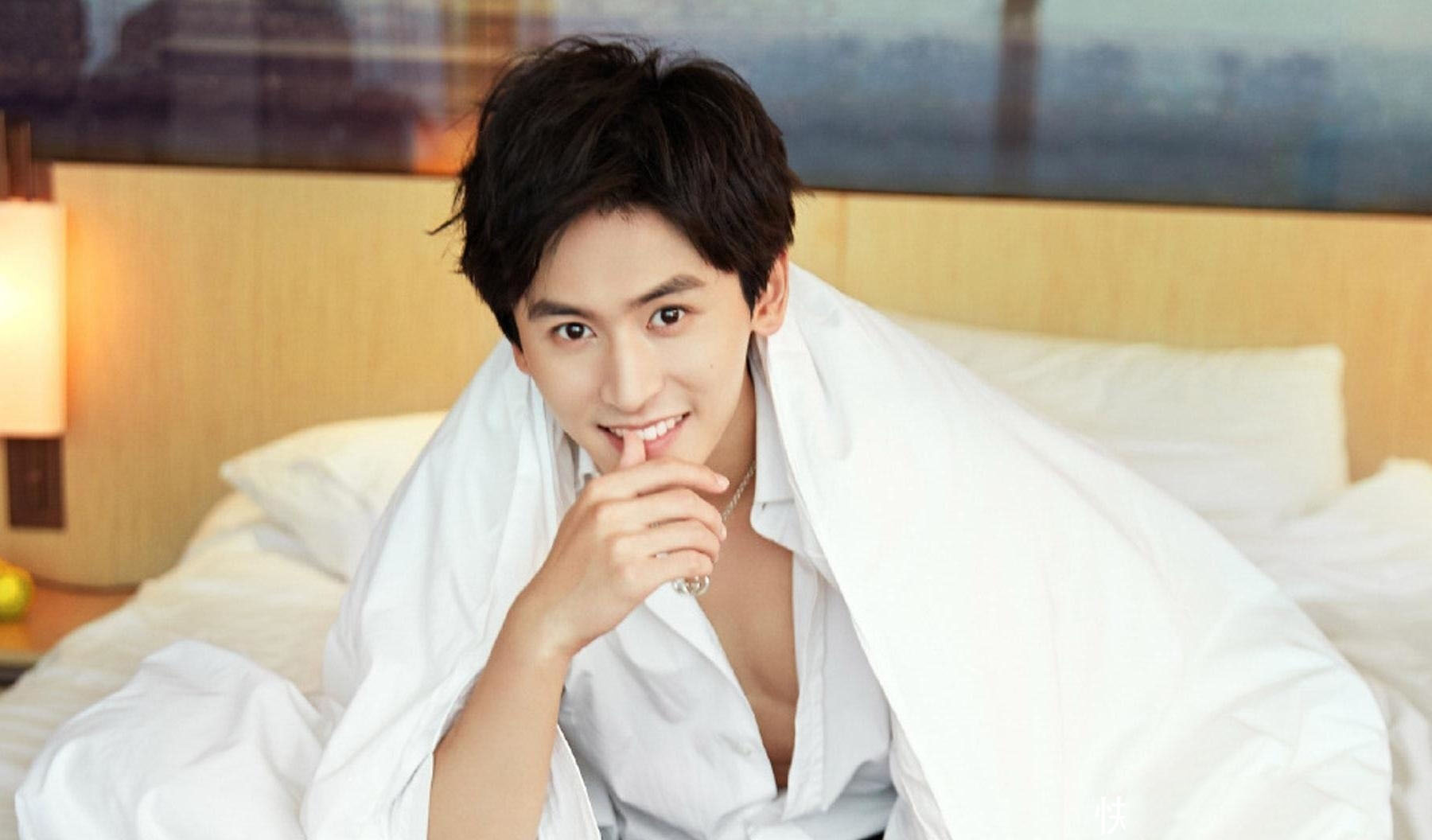 张哲瀚|赵薇捧红的顶流倒了？张哲瀚连掉十个代言，现在他说什么也没用！