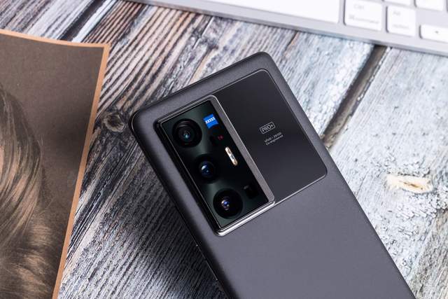vivo x|vivo和华为旗舰的影像均有重磅升级，离取代相机不远了？