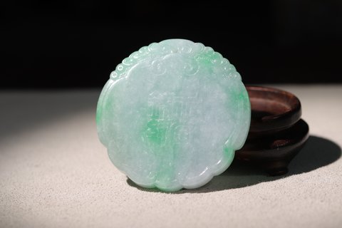 翡翠|“玉堂锦绣”翡翠狮纹牌