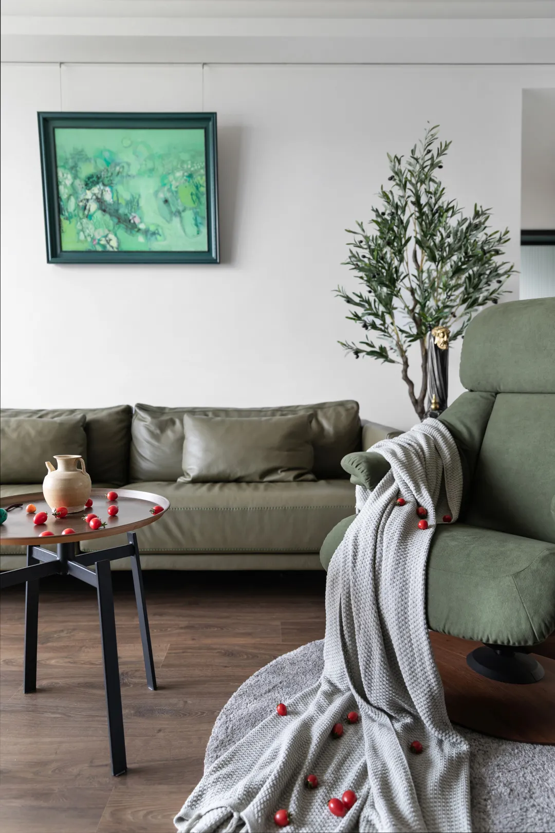 96㎡旧房翻新，极简原木风温馨舒适