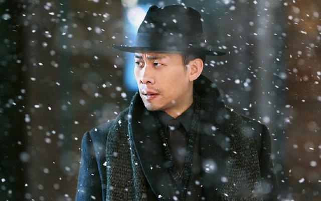 金鸡奖|张译、张小斐分获金鸡奖最佳男女主角奖