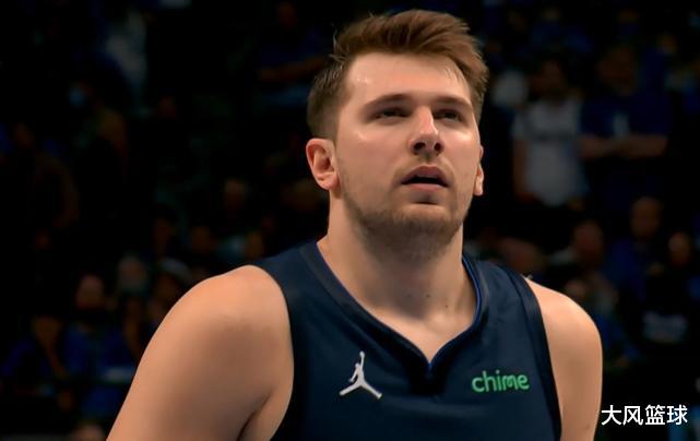 独行侠|尽力了！带着肩伤轰下44+9+9却遗憾输球，1.58亿先生你脸红了吗？