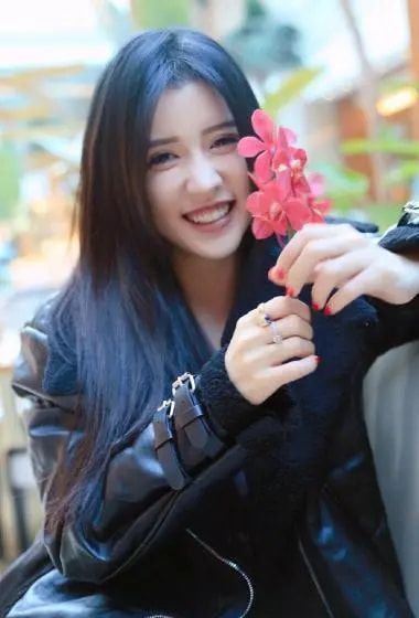 孙雨|“塑料姐妹”By2：姐姐被迫要整容，妹妹花边不断还差点嫁豪门