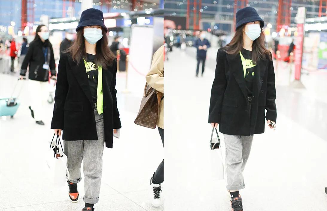 琳妹儿说|白色运动外套搭配黑色紧身裤，赵今麦变身运动达人，被赞小仙女