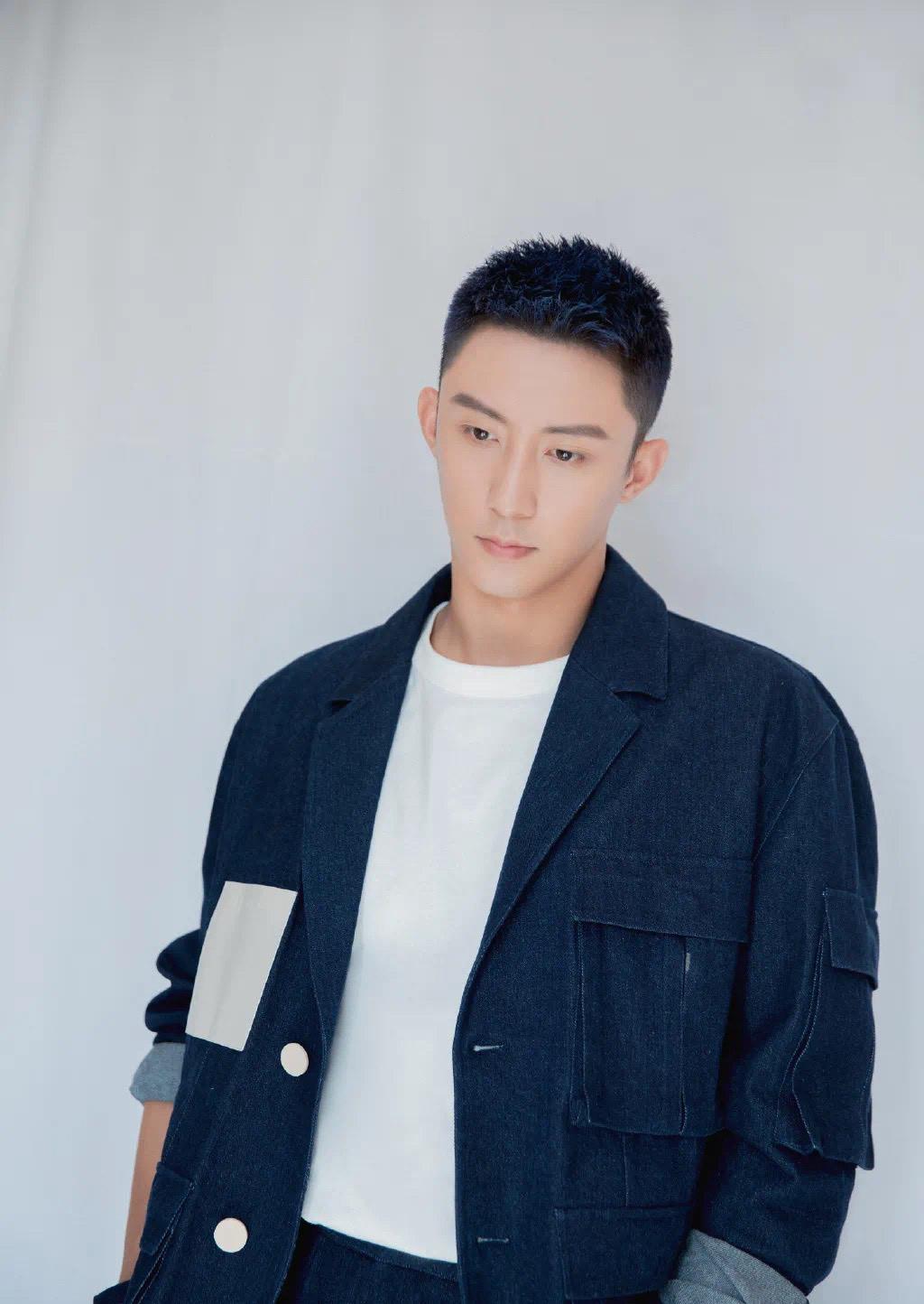 黄景瑜|何洛洛抱大腿、王一博被停工、黄景瑜资源、张哲瀚龚俊想解绑