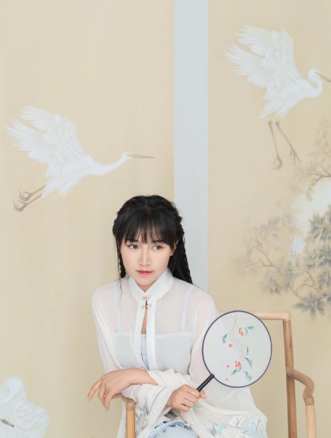 李子柒 李子柒发文：被恶心到了，资本真是好手段，曾因不堪骚扰被迫搬家