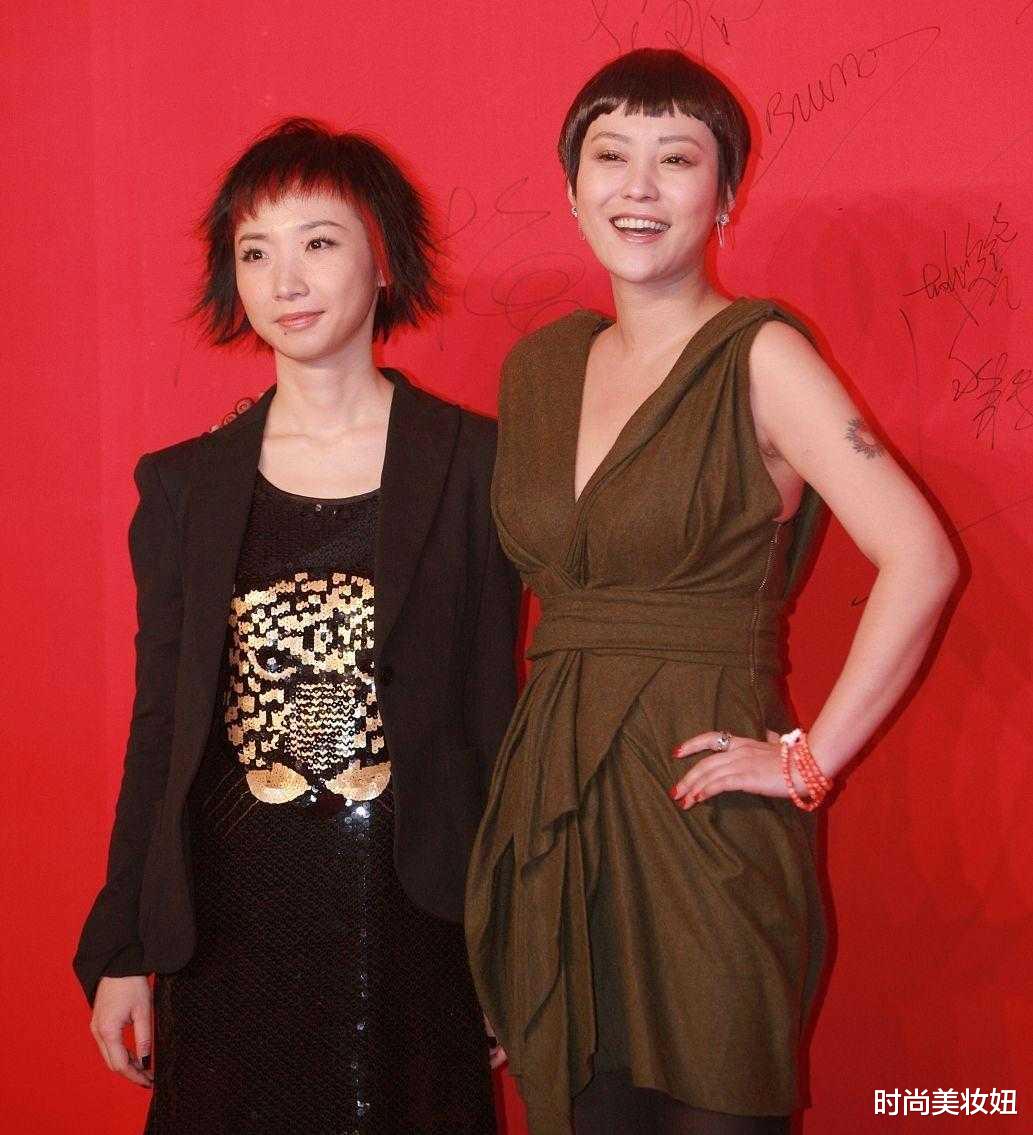 饮食|郝蕾剪掉10年长发，穿深V连衣裙配狗啃刘海短发，差点认不出