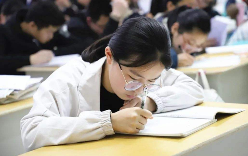 求职|“四大天坑”专业已更新，与生化环材有一拼，毕业生求职四处碰壁