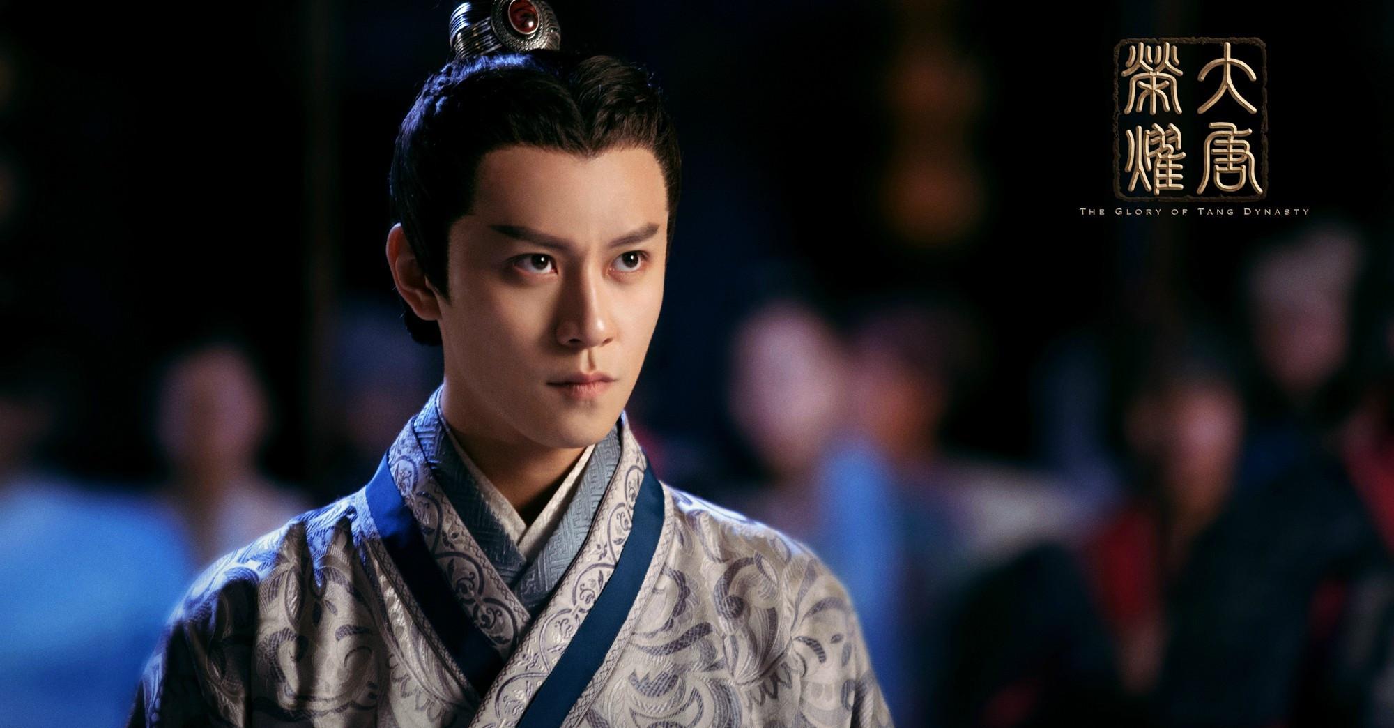 娱乐圈|悲哀！她将弟弟带到娱乐圈后自己无人问津，弟弟却接戏接到手软