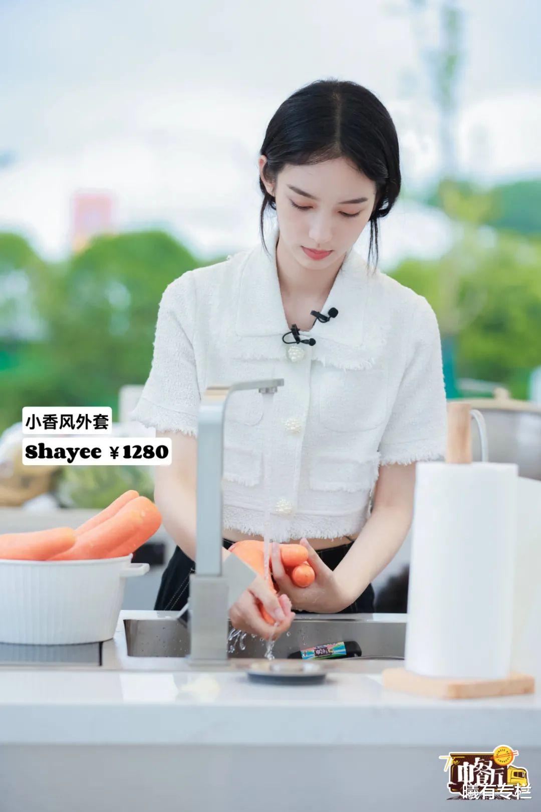 曦有专栏|炒龙虾和刷盘子“明星打工人”，都在穿什么？